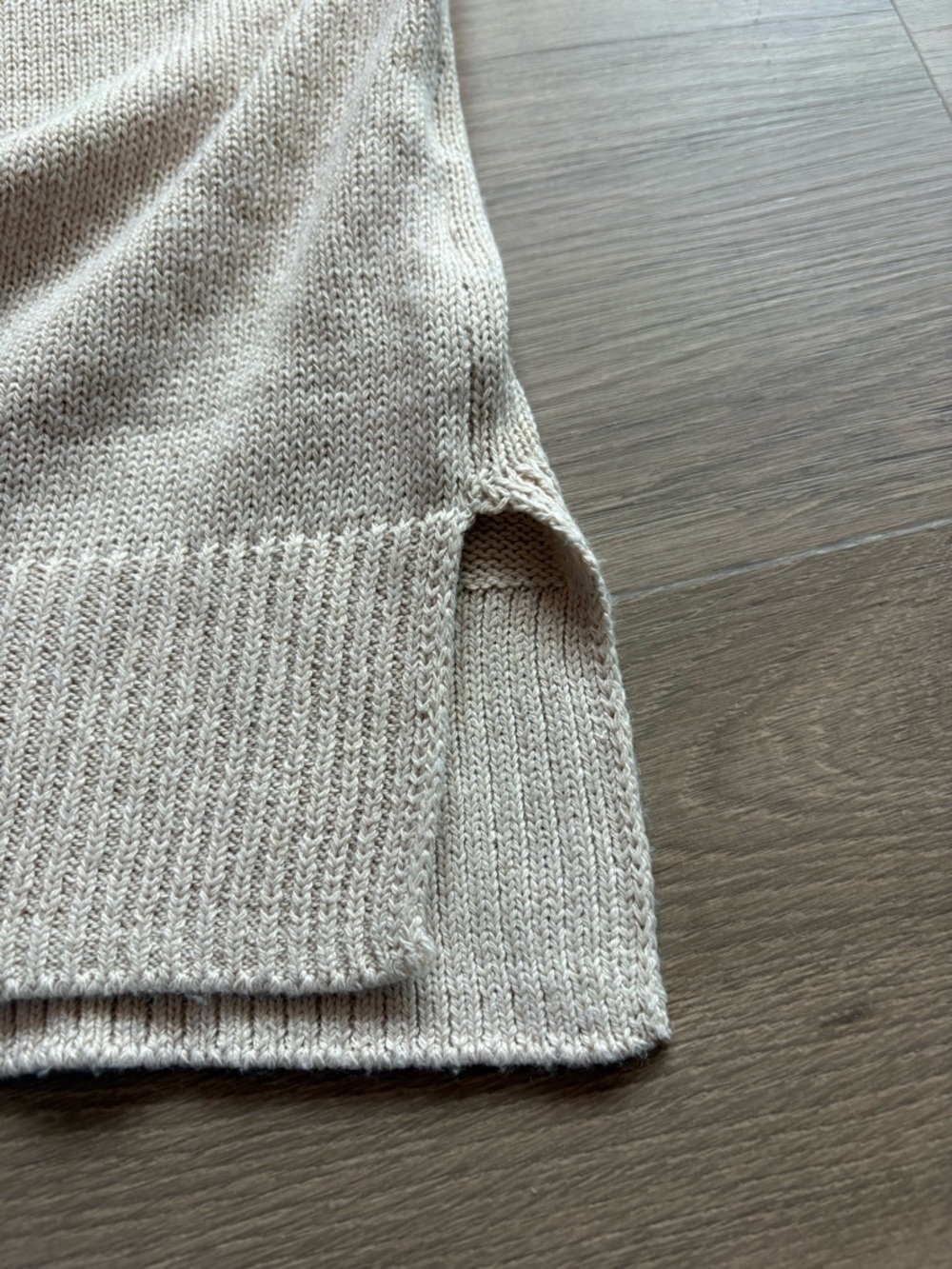 Soft Link Stitch Crewneck Sweater in Beige- size M - Picture 3 of 8